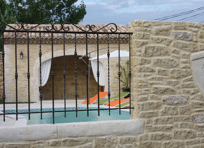 Tour de piscine et muret - Les belles pierres